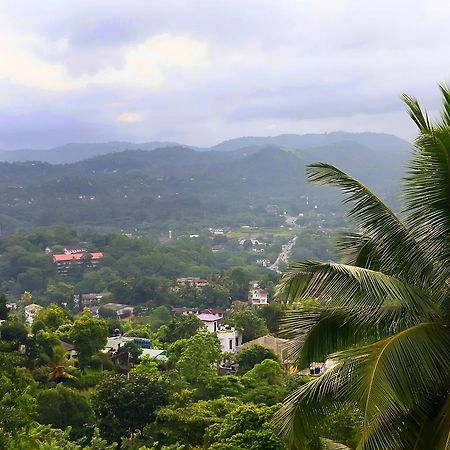 The Change Hotel Kandy Buitenkant foto