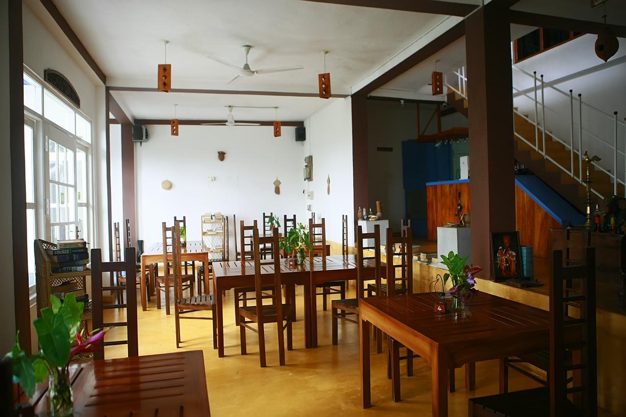 The Change Hotel Kandy Buitenkant foto