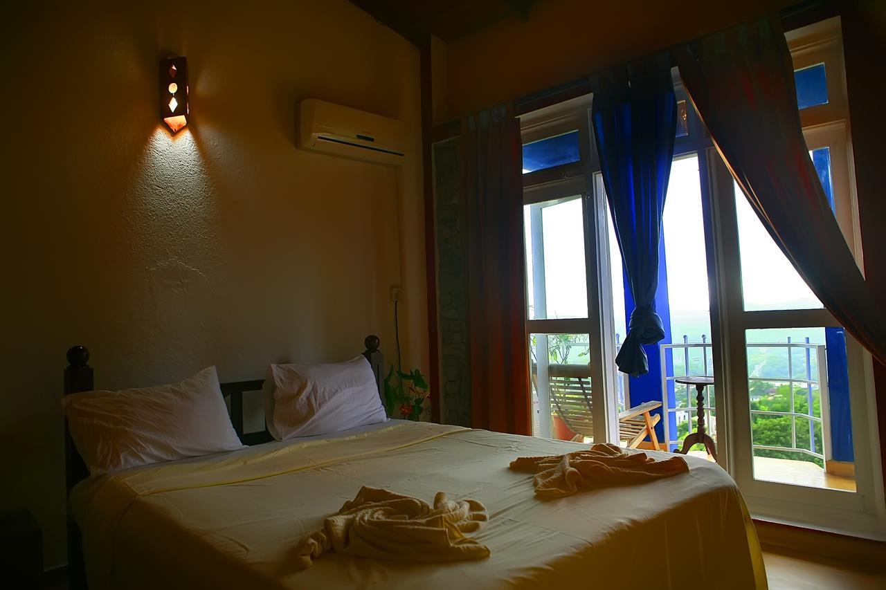 The Change Hotel Kandy Buitenkant foto
