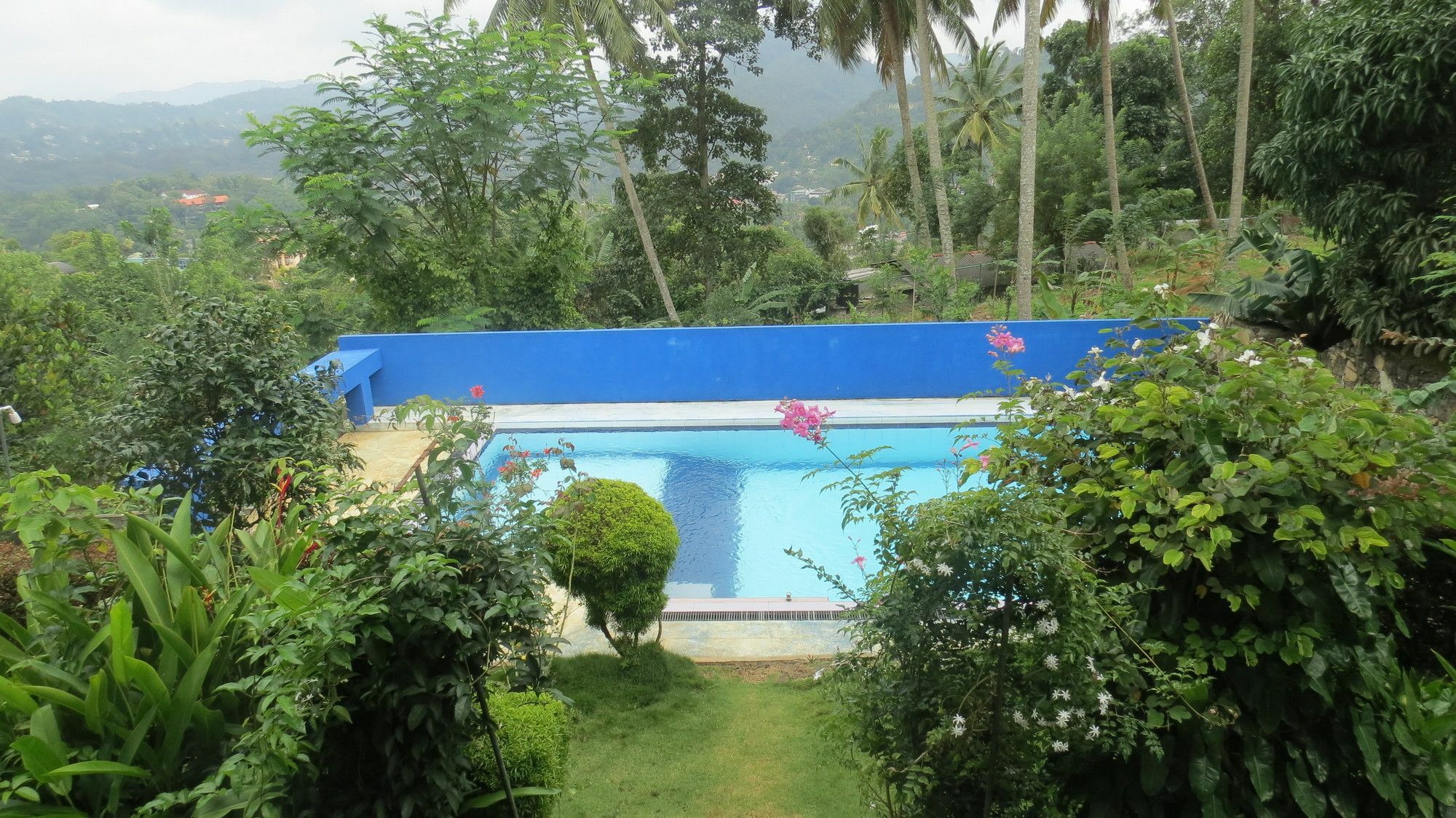 The Change Hotel Kandy Buitenkant foto